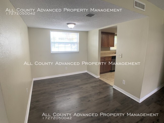 Building Photo - Luxury Venetia Country Club Condo!