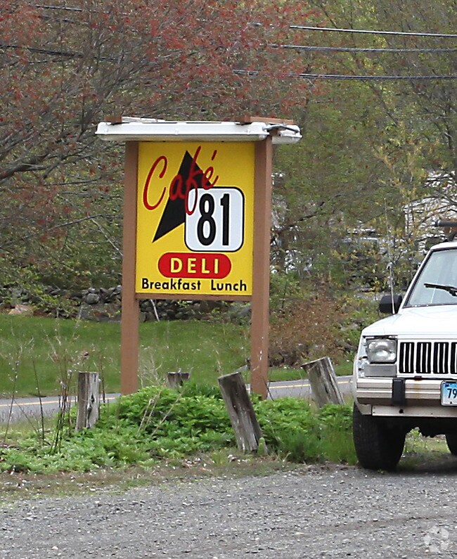 Foto del edificio - 986 Killingworth Rd