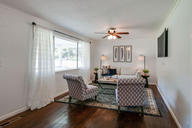 Building Photo - Beautifully renovated 3/2 in Inglewood/Eas...