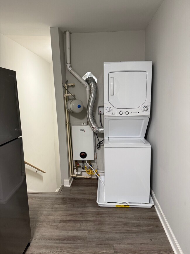 Foto del edificio - 5942 Glen Falls Ave