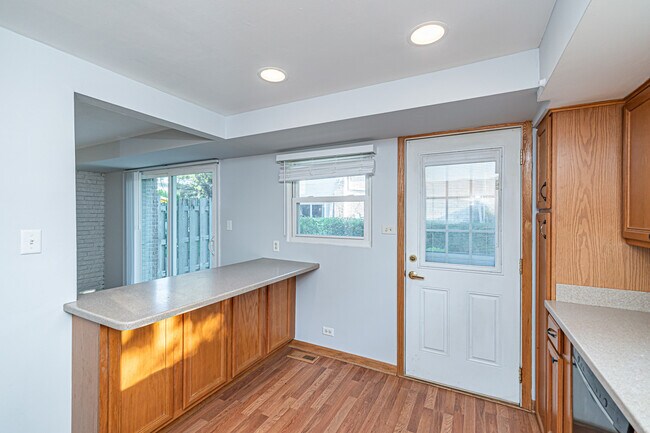 Foto del edificio - 1403 E Lillian Ave