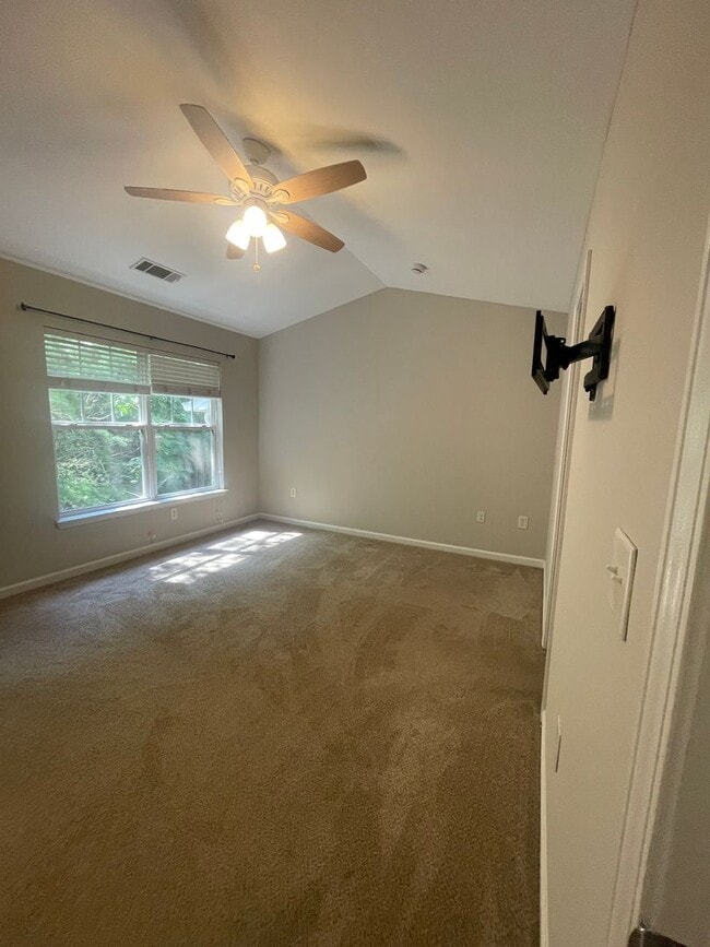 Foto del edificio - 07-211 Markey