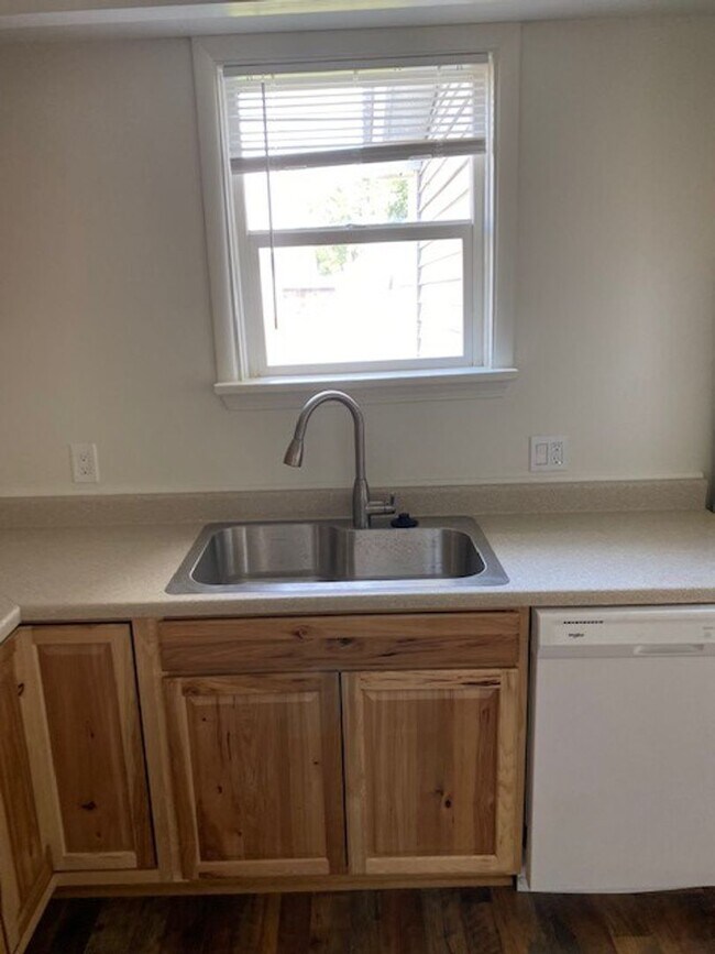 Foto del edificio - 27 8th Ave W