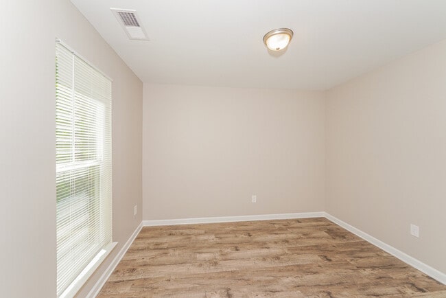 Foto del edificio - 140 Willowridge Ln