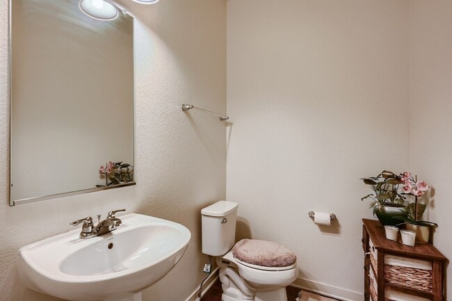Building Photo - 3 Bed, 2.5 Bath,Beautiful Meridian Village...
