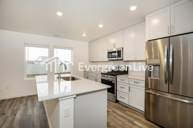 Building Photo - 15162 Nimbus Way