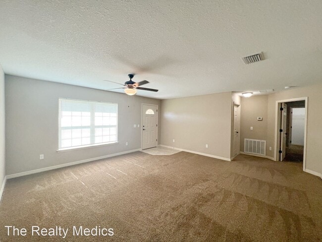 Building Photo - 3 br, 2 bath House - 235 Oak Ln