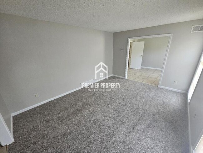 Building Photo - 5430 Finchwood Ave
