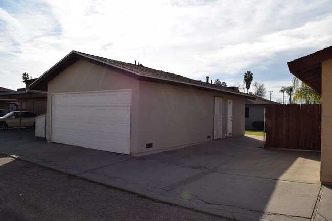Garage for front unit, fresh paint. - 4124 Parker Ave