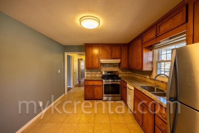 Foto del edificio - 2306 N 82nd Terrace
