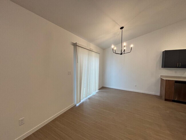 Foto del edificio - 3 Bed 3 Bath Townhome