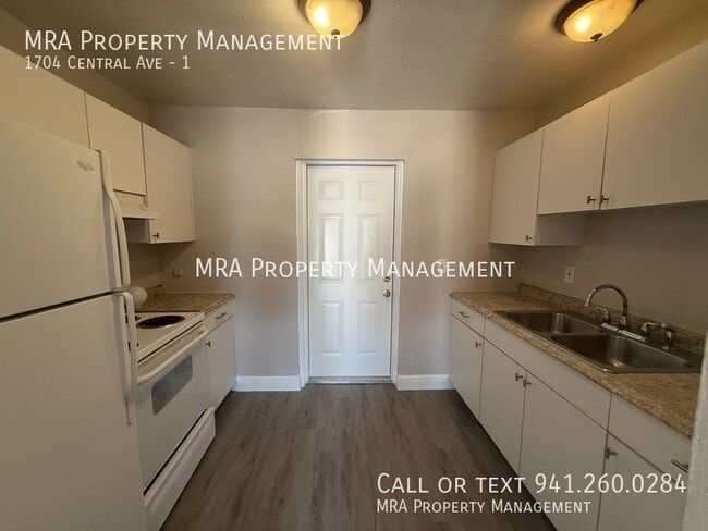 Building Photo - 1704 Central Ave