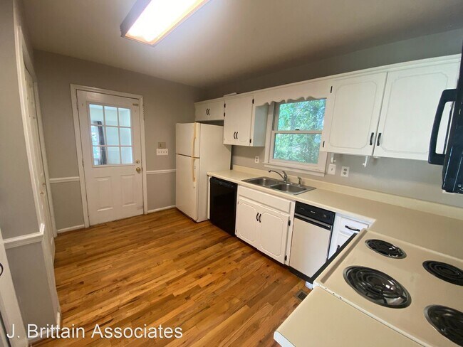 Building Photo - 3 br, 2.5 bath House - 1302 Primrose Place