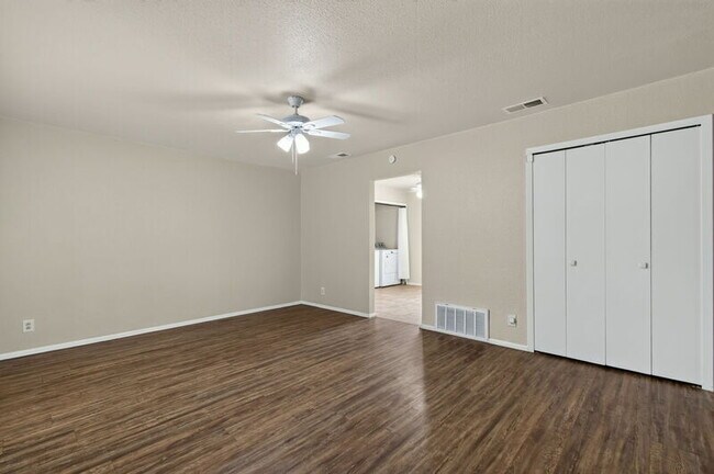 Building Photo - 602 Catalina Ave