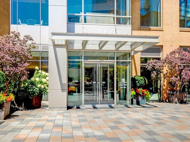 Foto del edificio - 10650 NE 9th Pl