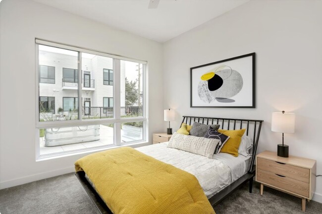 Interior Photo - The Roy