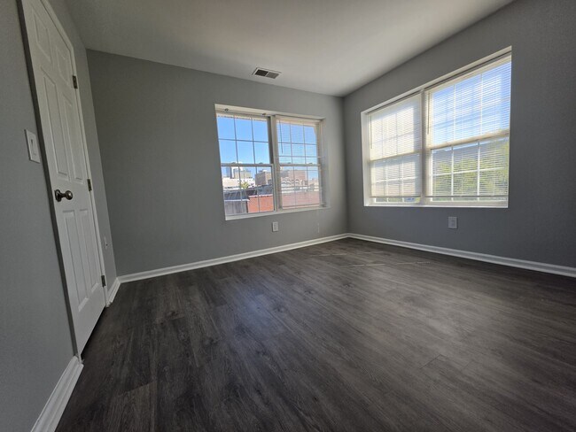 Foto del edificio - 223 N Tatnall St