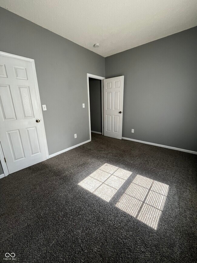 Foto del edificio - 8351 Brambleberry Dr