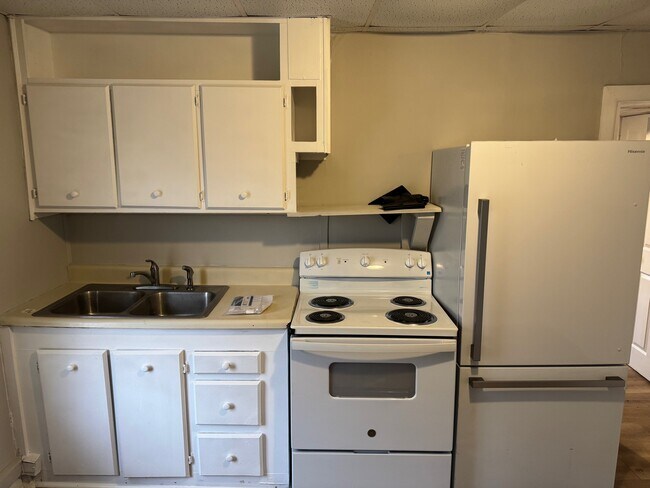 Building Photo - 410 Bowen Ave