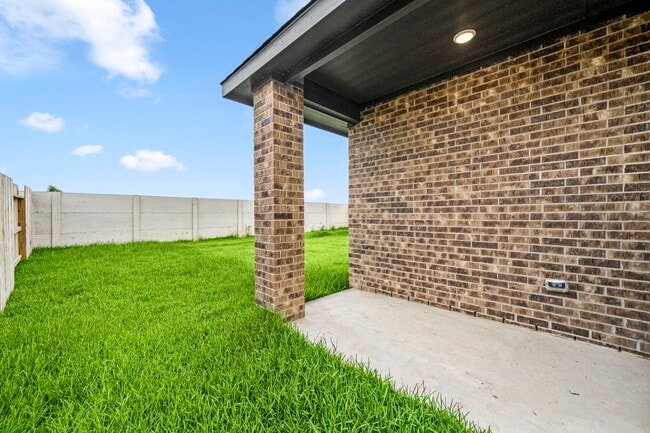 Building Photo - 6742 Sunset Velvet Dr