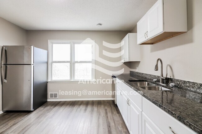 Foto del edificio - 7025 Monroe Ave