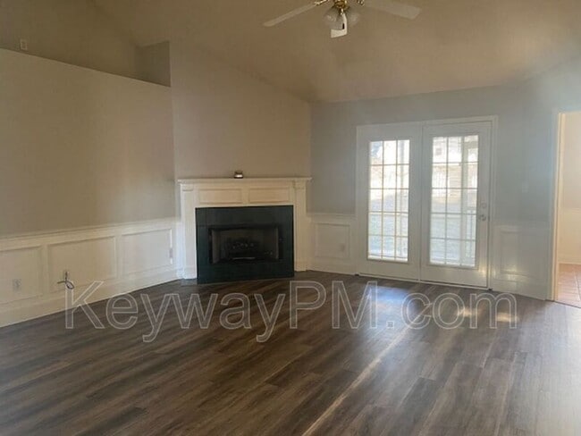Foto del edificio - 694 Rye Hill Dr