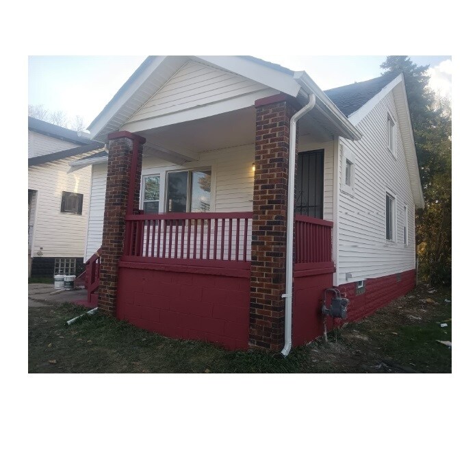 Primary Photo - 13911 Tuller St