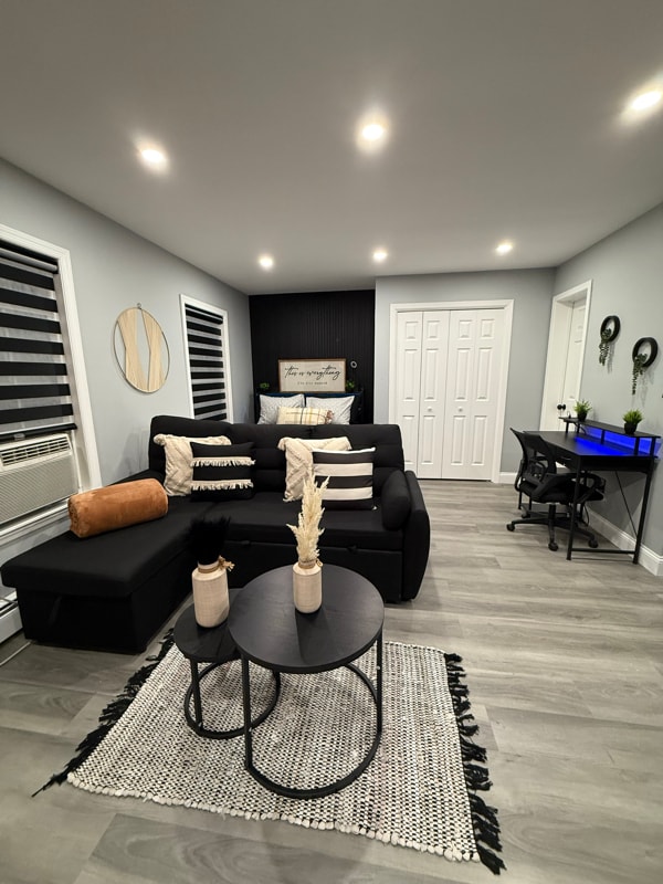 Building Photo - 2109 Grand Ave