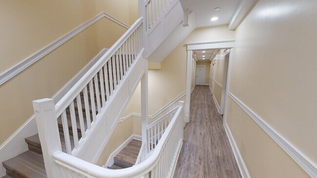 Building Photo - Available now - No broker fee - Brighton 2...