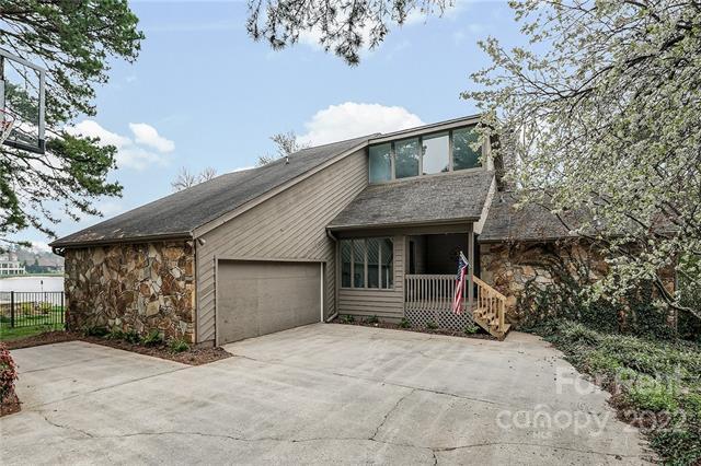 Building Photo - 21200 Senlac Ln