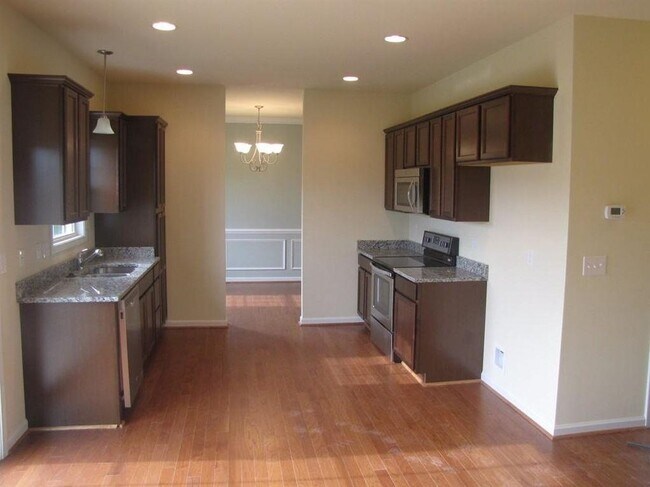 Building Photo - 203 Winnbrook St