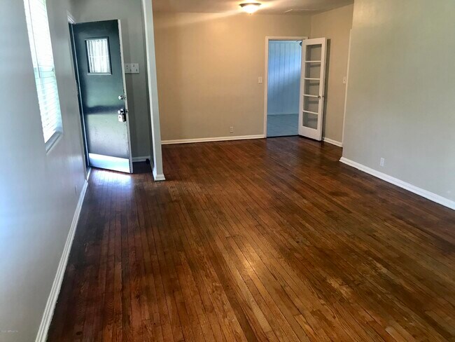 Building Photo - 4404 Water Oak Ln