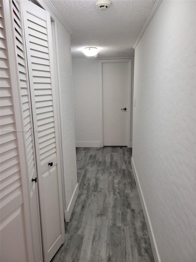 Building Photo - 20350 W Country Club Dr