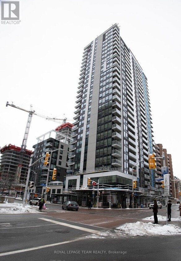 Primary Photo - 340 Queen St