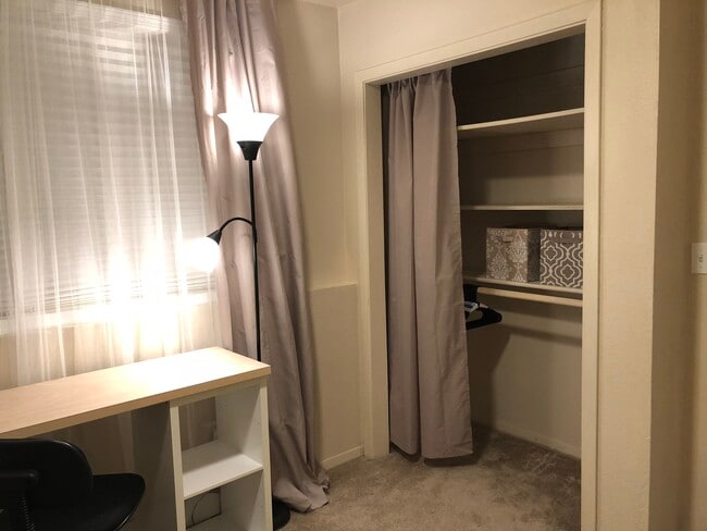 Room 5 - 2536 Forest Park Dr