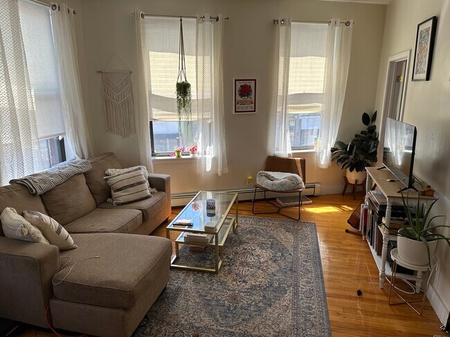 Foto del edificio - 375 Centre St