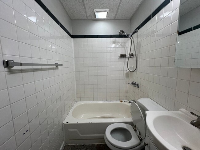 Building Photo - 50 Millbury St