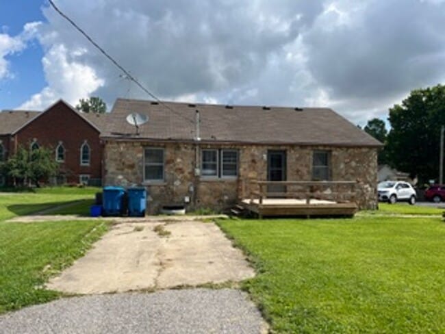 Photo - 2 Bedroom House in Troy with Washer/Dryer Hookups and Storage Basement!!