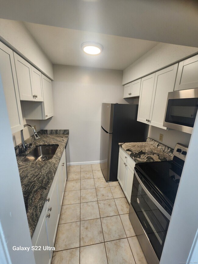 Building Photo - 55 Deerwood Ln