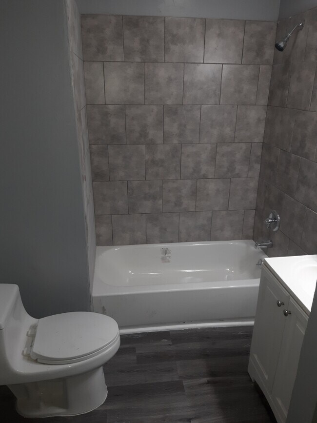 Baño - 6002 Shulte Ave