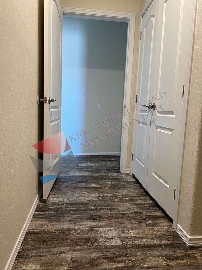 Foto del edificio - HCB-1116 &amp; 1118 Alamosa Avenue