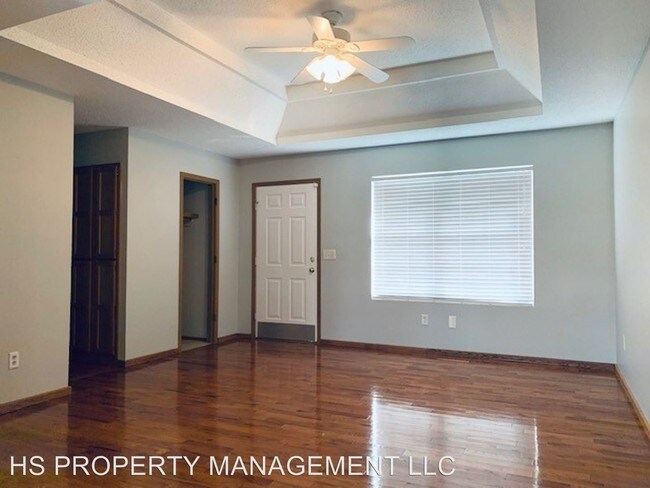 Building Photo - 3 br, 1.5 bath House - 5715 S. Stonegate
