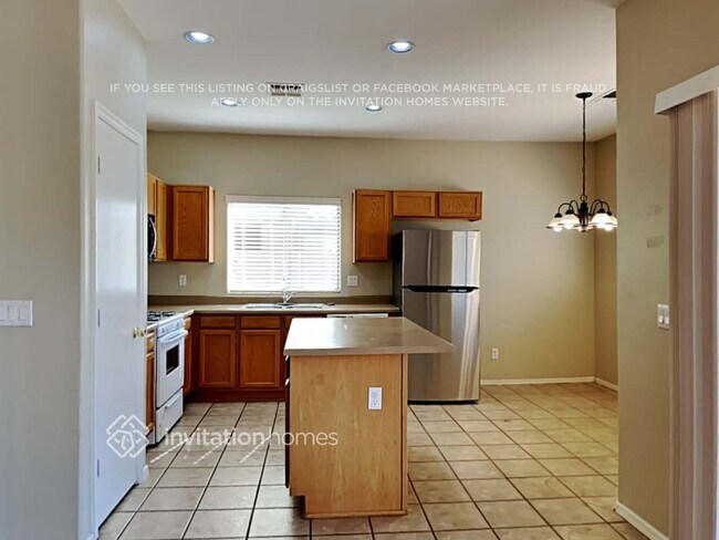 Building Photo - 1612 S 80th Dr