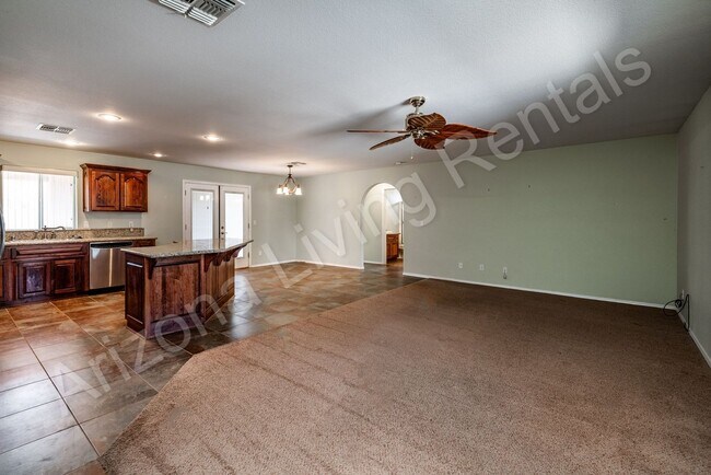 Building Photo - BEAUTIFUL SOUTHWEST HOME