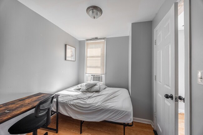 Foto del edificio - 3614 W George St