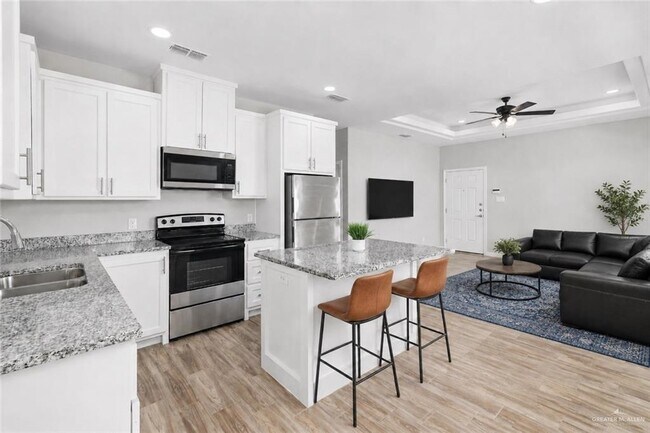 Building Photo - 810 N Blair Ave