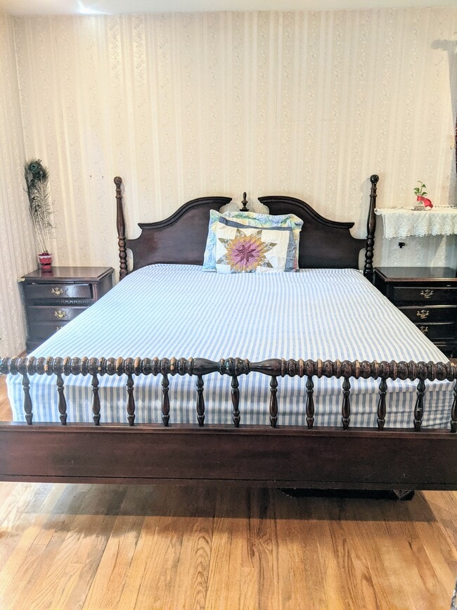 Photo - 945 Stonehurst Way House