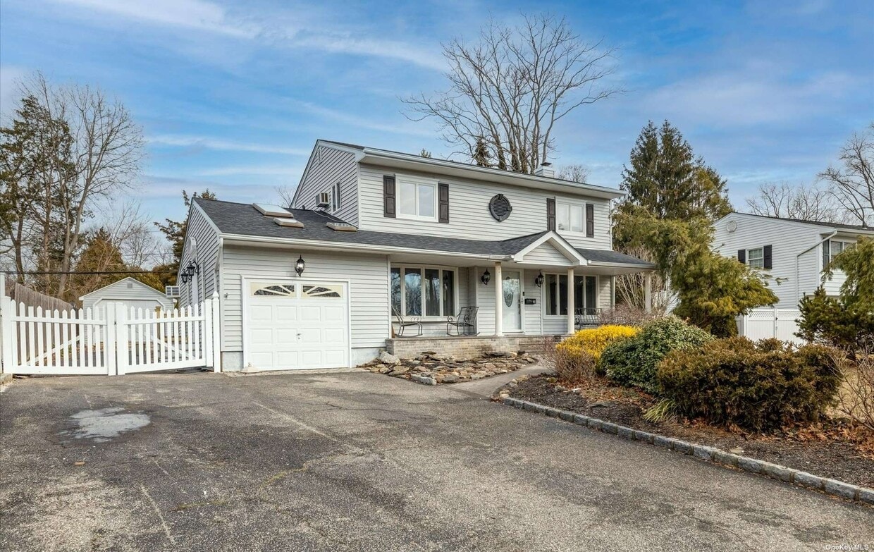 44 Bethany Dr, Commack, NY 11725 House Rental in Commack, NY