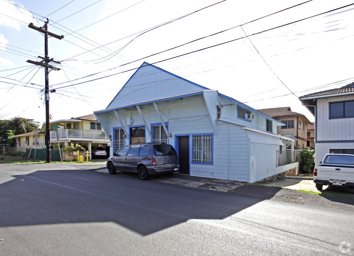 Building Photo - 1153 Kamehameha Iv Rd