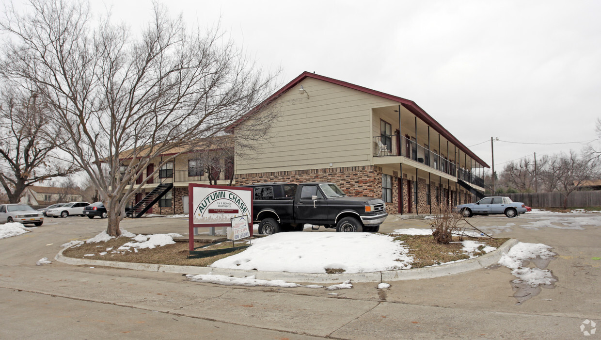 Primary Photo - 3509 N Nesbitt Ave